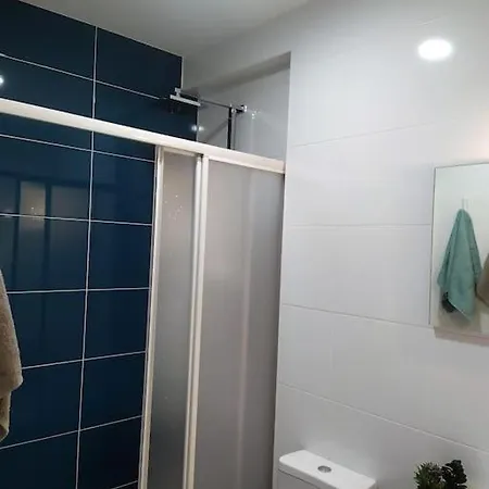 Family Friendly 3 Bedroom Apt, Ideally Located In Lejlighed Lagos
