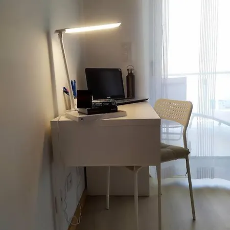 Family Friendly 3 Bedroom Apt, Ideally Located In Lejlighed *