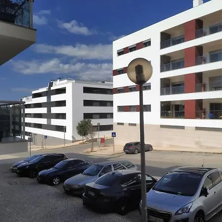 Lejlighed Family Friendly 3 Bedroom Apt, Ideally Located In Lagos
