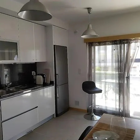 Family Friendly 3 Bedroom Apt, Ideally Located In Lejlighed Lagos