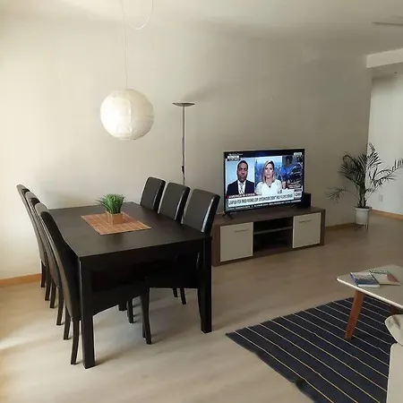 Lejlighed Family Friendly 3 Bedroom Apt, Ideally Located In Lagos