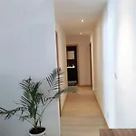 Family Friendly 3 Bedroom Apt, Ideally Located In Appartamento Lagos