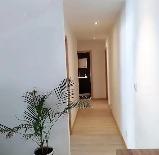 Family Friendly 3 Bedroom Apt, Ideally Located In Apartamento Lagos