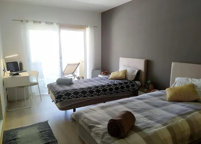 Family Friendly 3 Bedroom Apt, Ideally Located In Apartamento