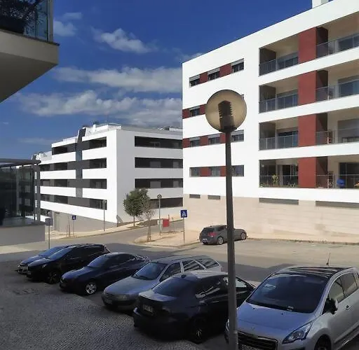Apartamento Family Friendly 3 Bedroom Apt, Ideally Located In Lagos