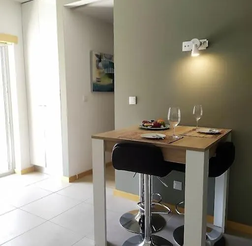 Family Friendly 3 Bedroom Apt, Ideally Located In * Lagos