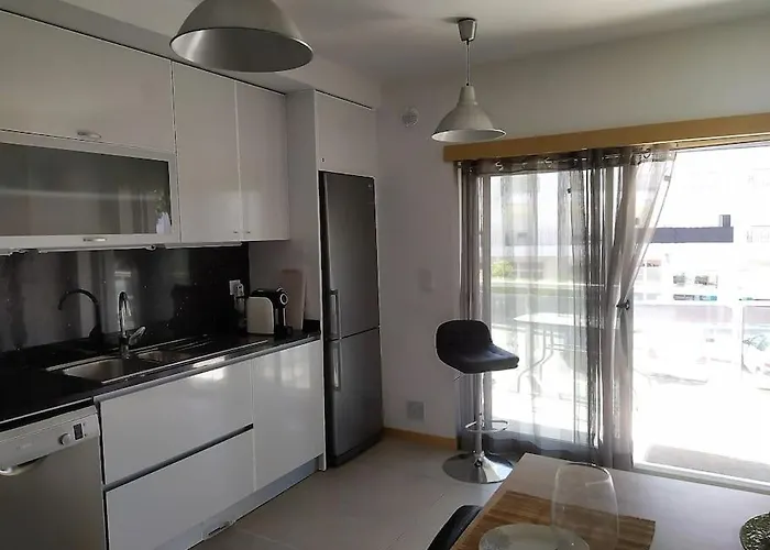 Family Friendly 3 Bedroom Apt, Ideally Located In Apartamento Lagos